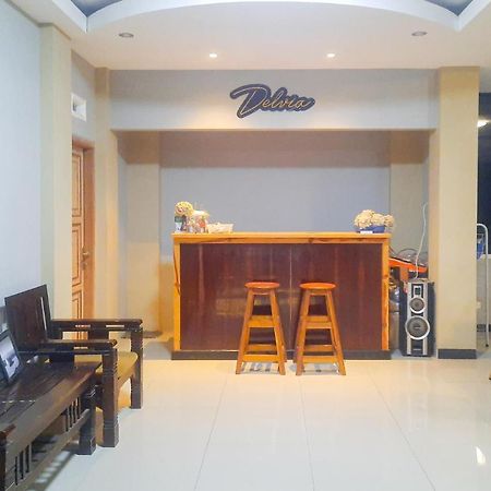 Delvia Bromo Homestay Mitra Reddoorz Pasuruan Exterior foto