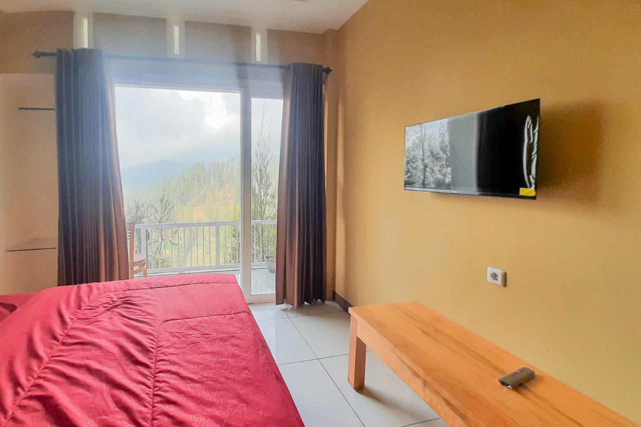 Delvia Bromo Homestay Mitra Reddoorz Pasuruan Exterior foto